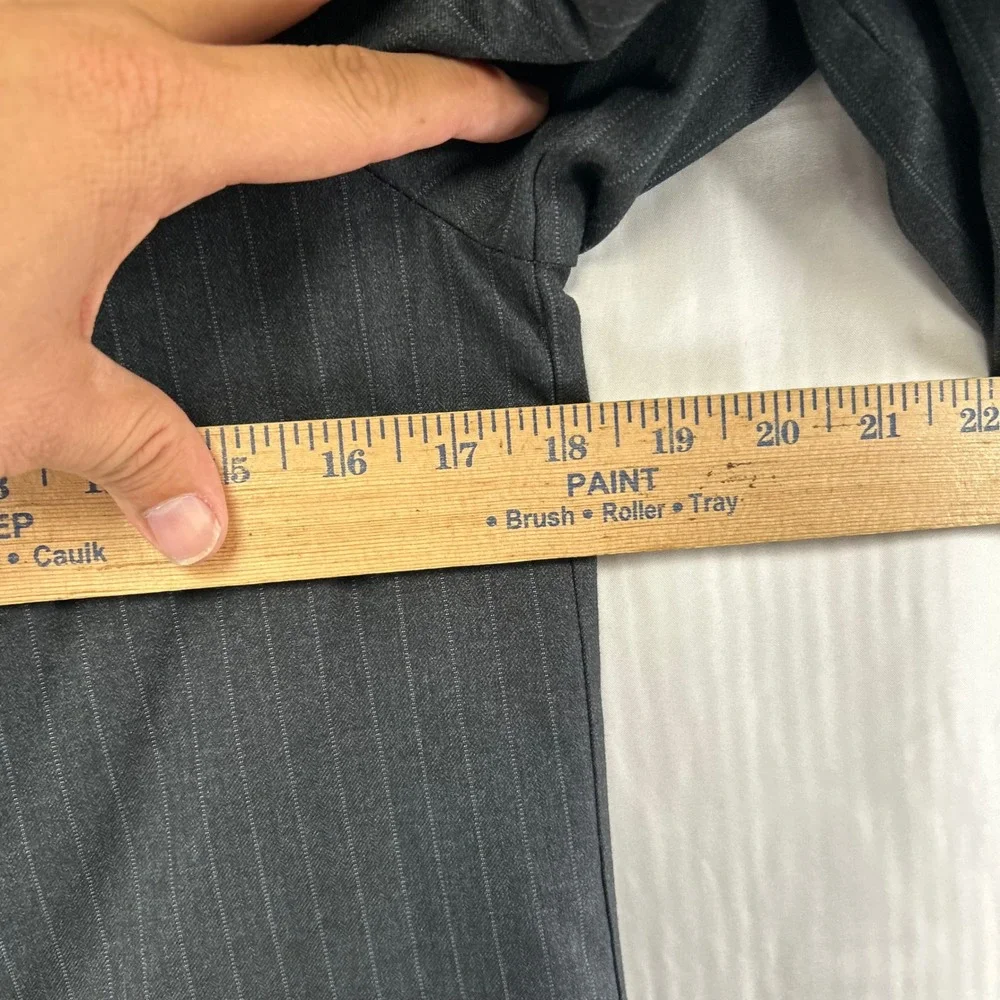 Van Heusen 2-Piece Suit Set Boys 18 Regular Charcoal Pinstripe Blazer Pants